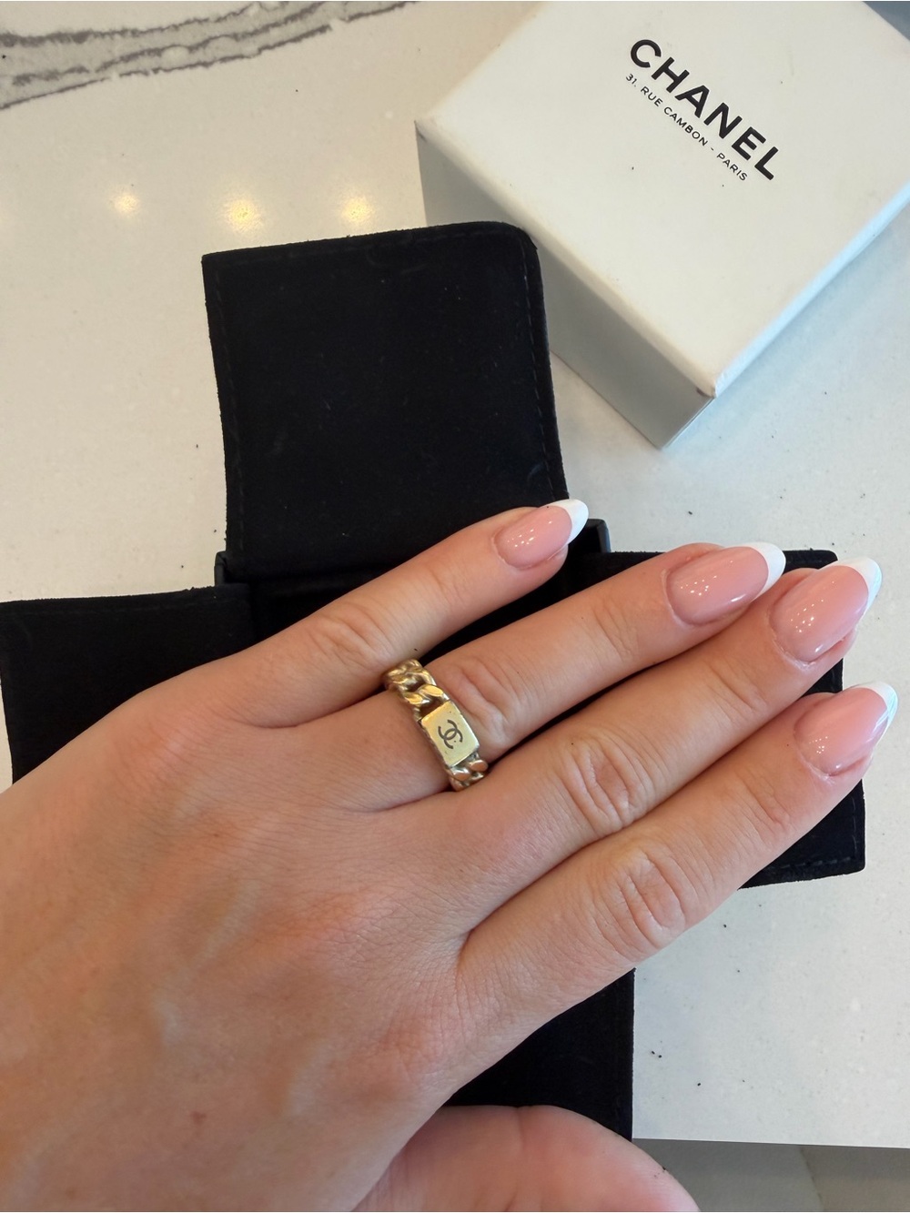 CHANEL Chunky Chain CC Signet Ring - Gold Tone - Picture 6 of 6